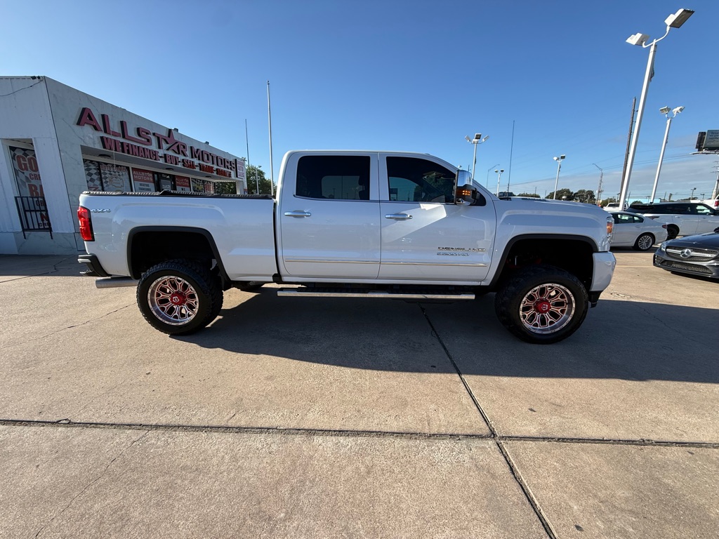 Photo 8 of this GMC SIERRA 2500HD