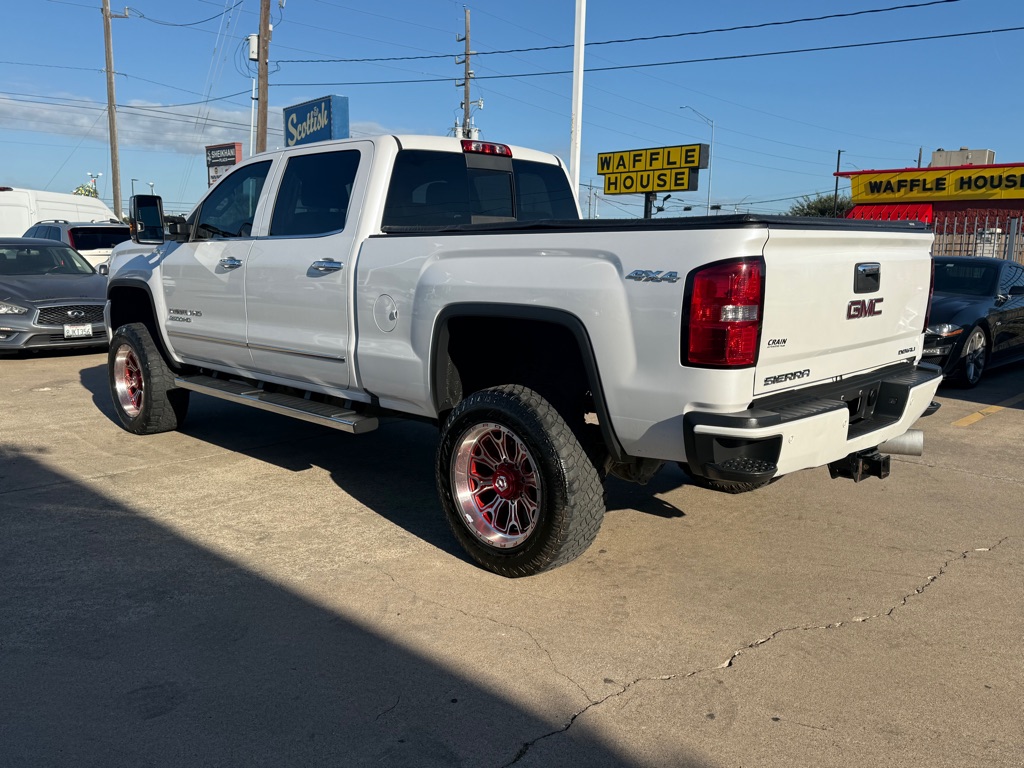 Photo 5 of this GMC SIERRA 2500HD