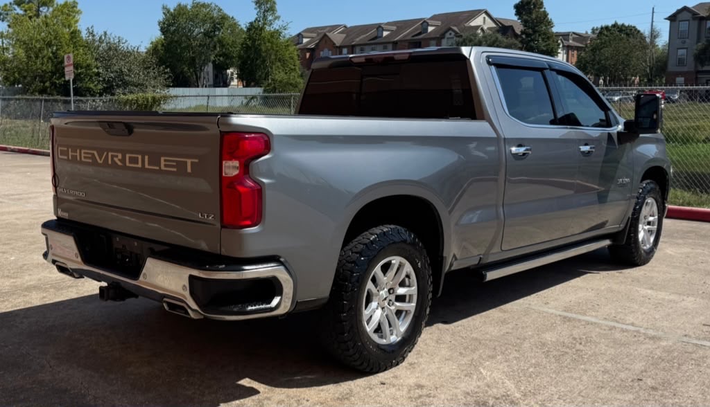 Photo 4 of this CHEVROLET SILVERADO 1500