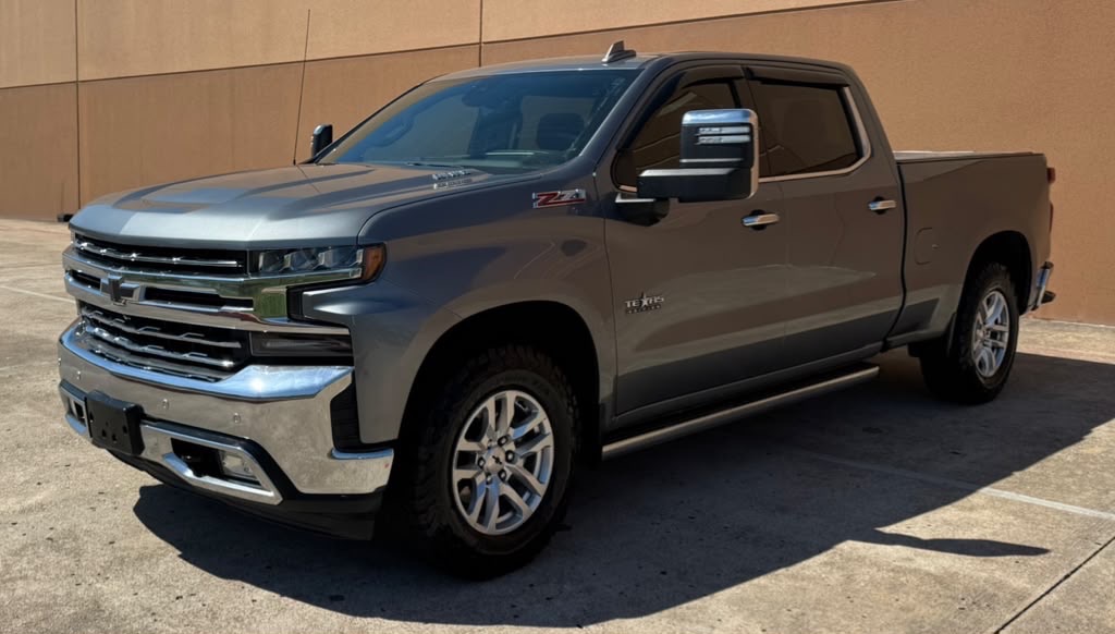 Photo 2 of this CHEVROLET SILVERADO 1500