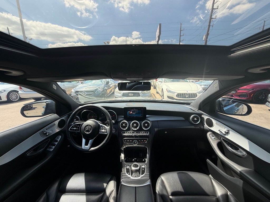 Photo 22 of this MERCEDES-BENZ C-CLASS