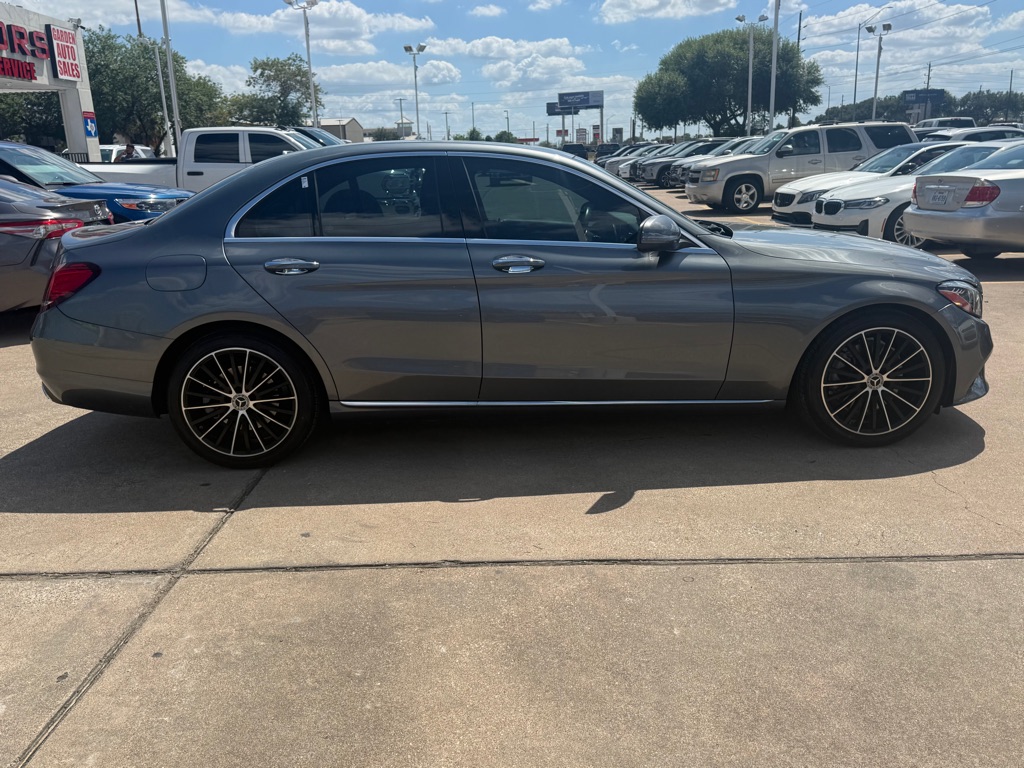 Photo 8 of this MERCEDES-BENZ C-CLASS