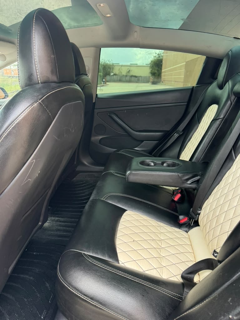 Photo 11 of this TESLA MODEL 3