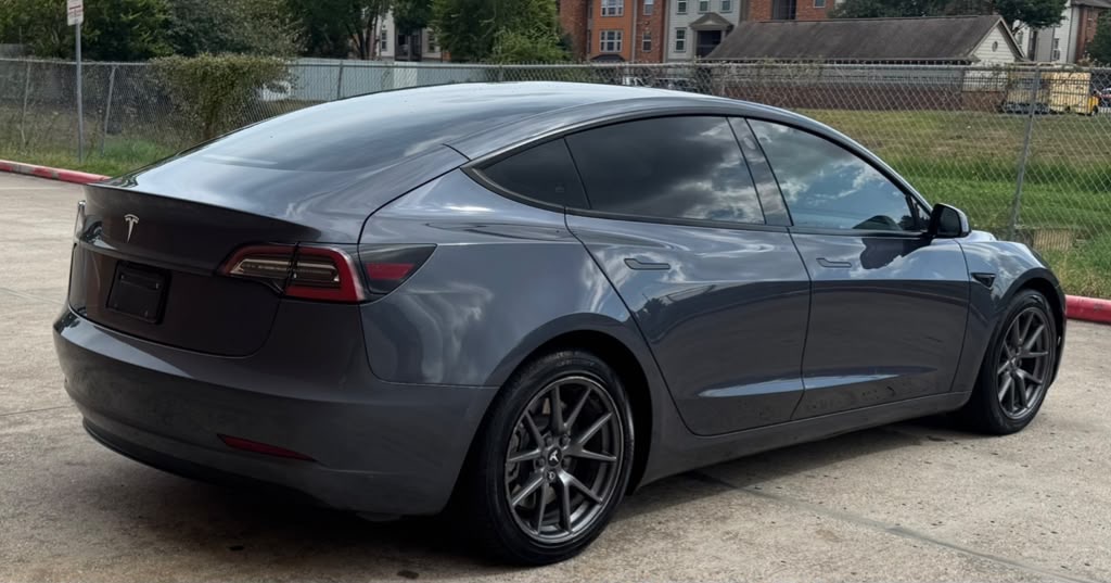 Photo 3 of this TESLA MODEL 3