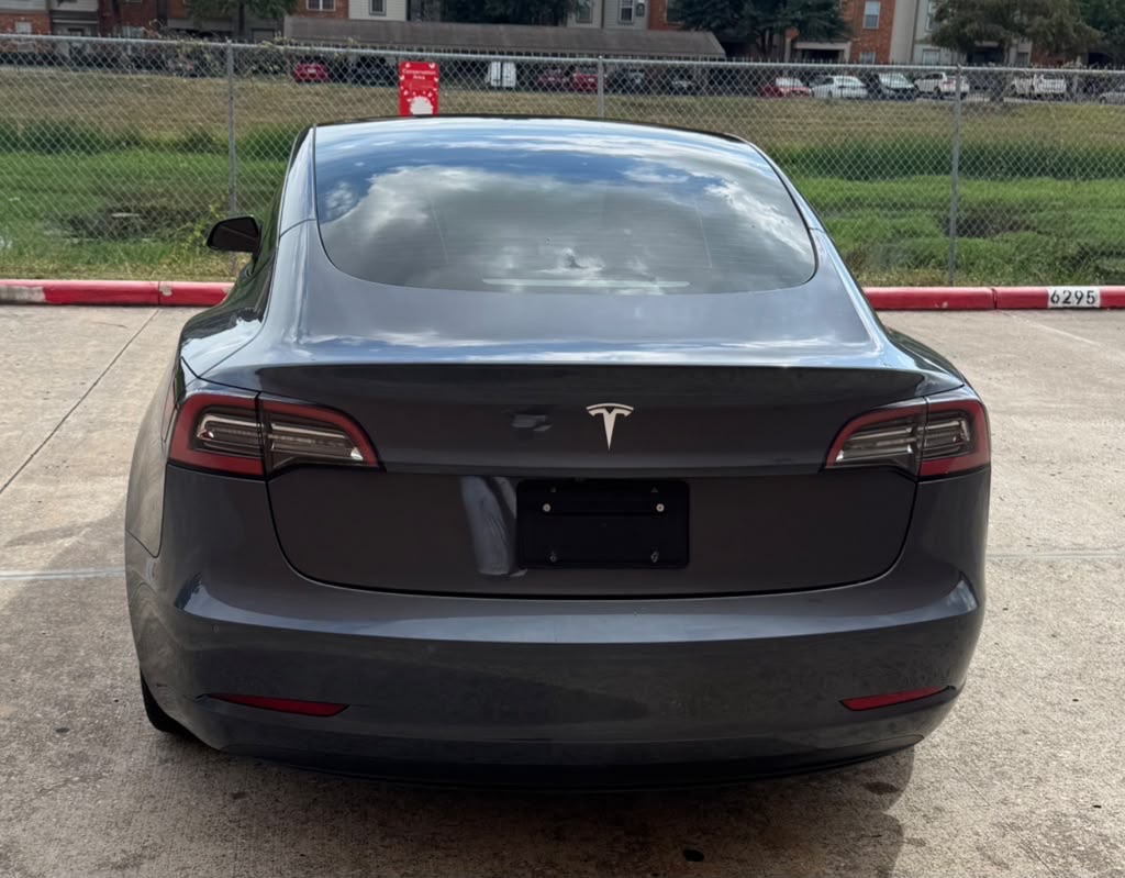 Photo 5 of this TESLA MODEL 3
