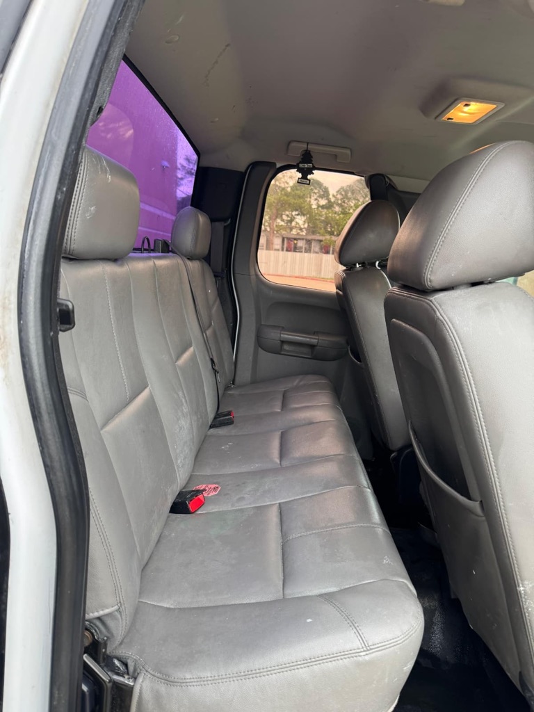 Photo 10 of this CHEVROLET SILVERADO 3500H