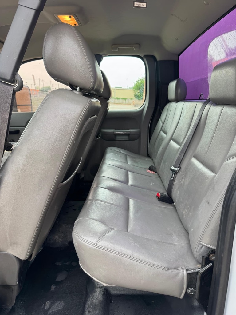 Photo 9 of this CHEVROLET SILVERADO 3500H
