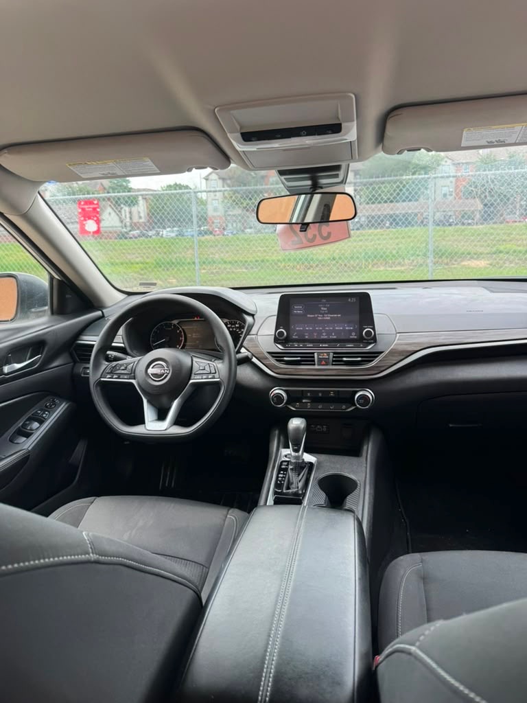 Photo 13 of this NISSAN ALTIMA
