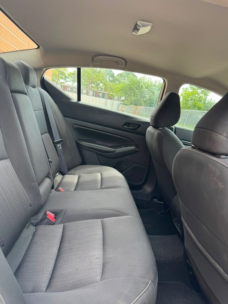 Photo 12 of this NISSAN ALTIMA