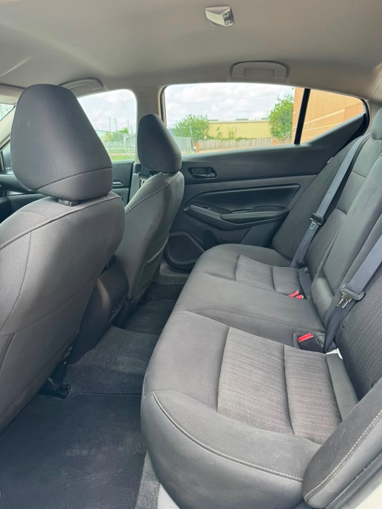 Photo 11 of this NISSAN ALTIMA