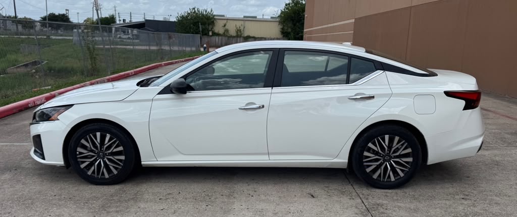 Photo 7 of this NISSAN ALTIMA