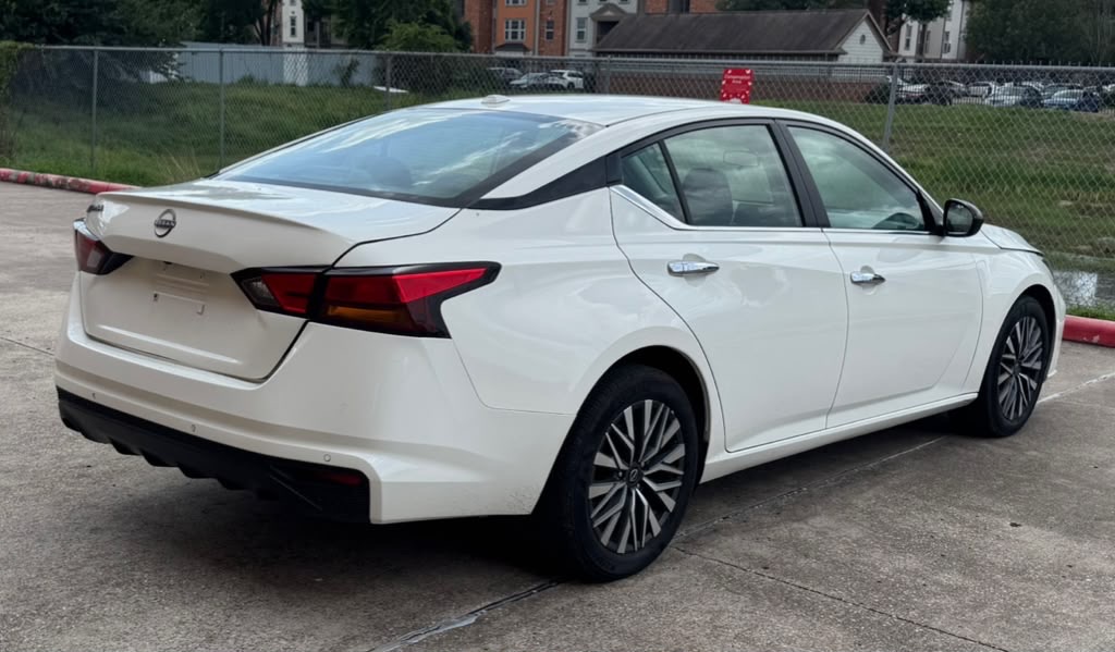 Photo 4 of this NISSAN ALTIMA