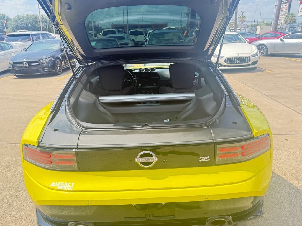 Photo 10 of this NISSAN Z