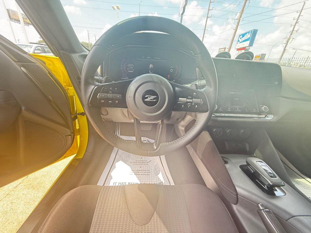 Photo 20 of this NISSAN Z