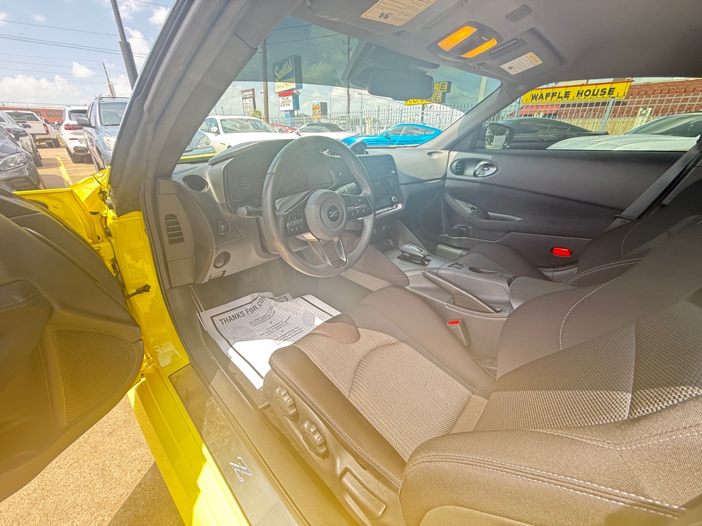 Photo 15 of this NISSAN Z