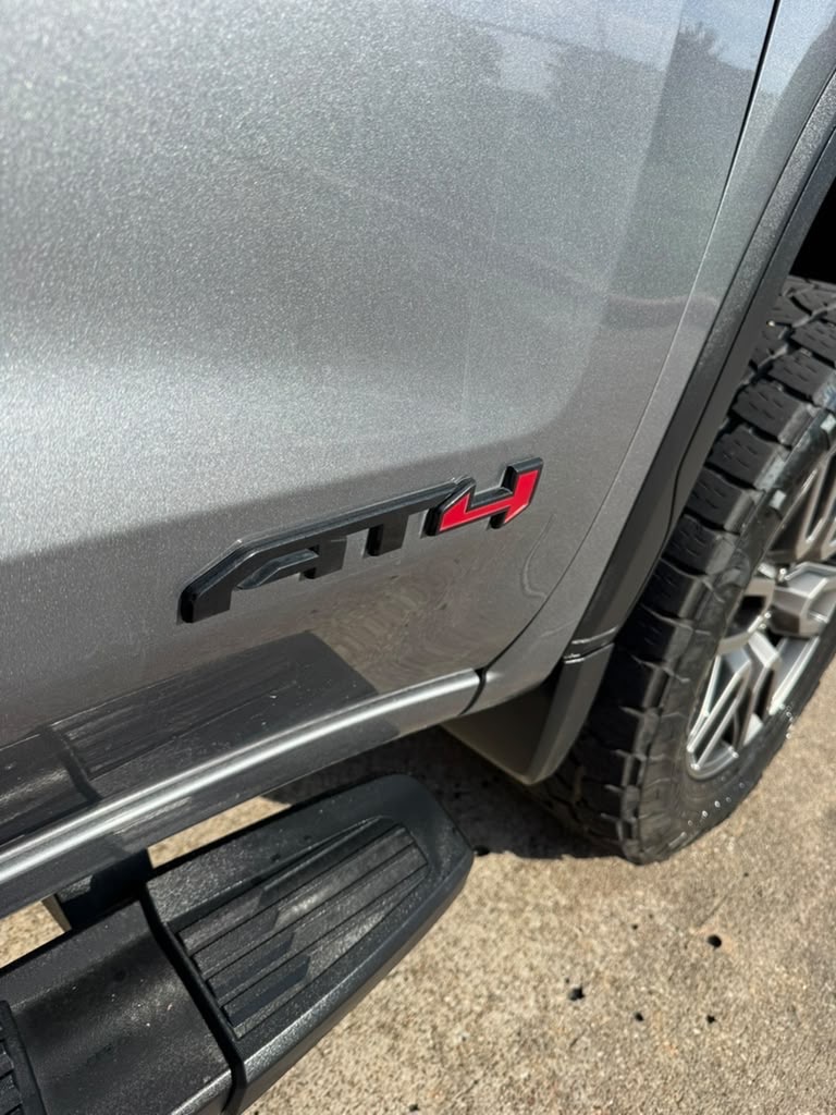 Photo 9 of this GMC SIERRA 1500