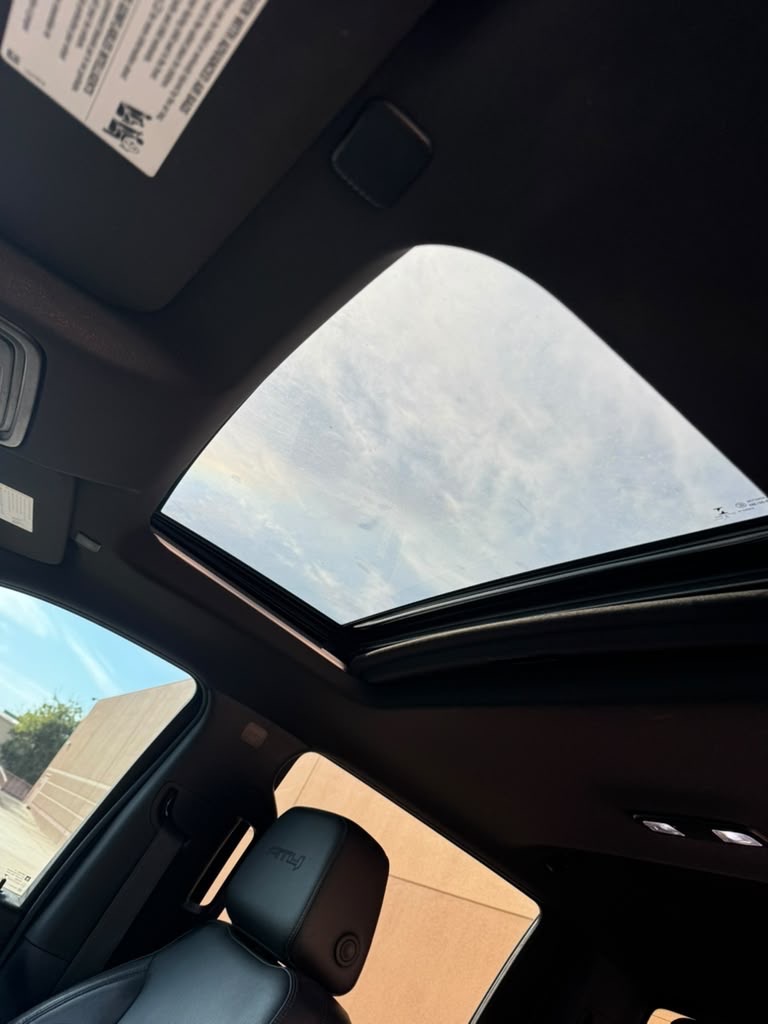 Photo 17 of this GMC SIERRA 1500