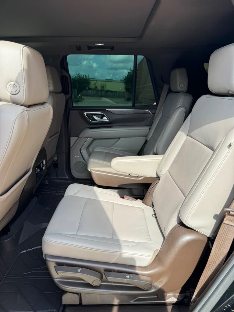 Photo 15 of this CHEVROLET TAHOE
