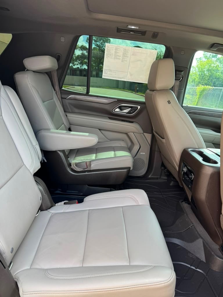 Photo 16 of this CHEVROLET TAHOE