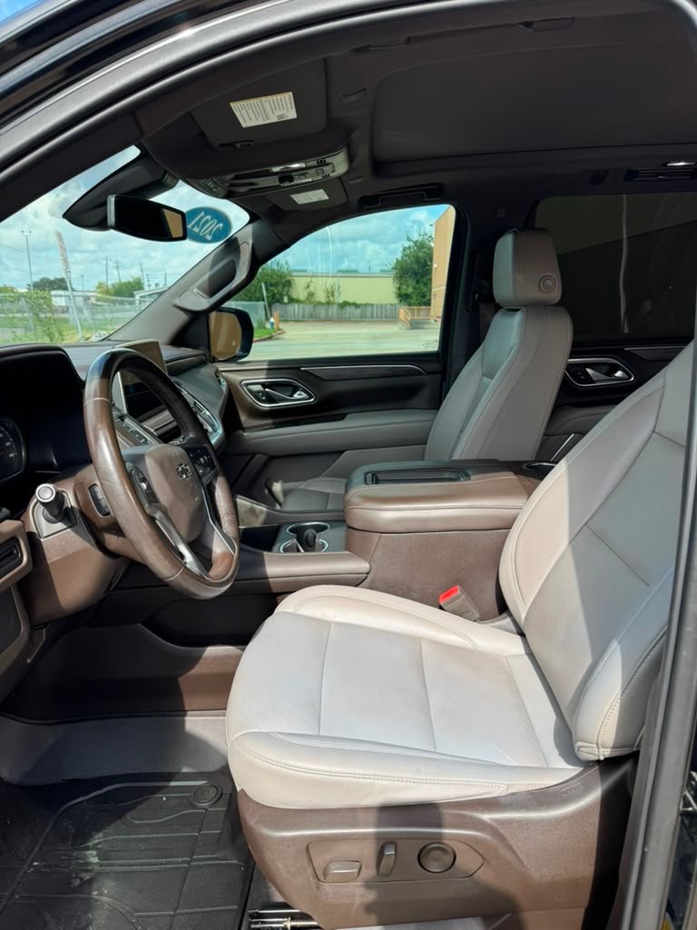 Photo 10 of this CHEVROLET TAHOE