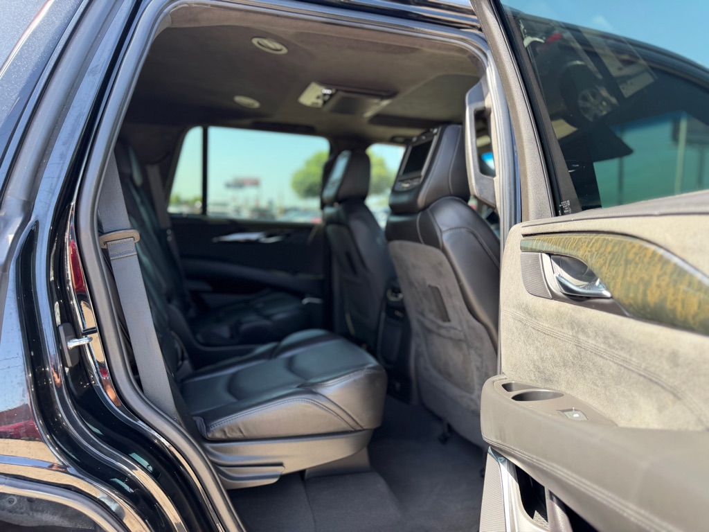 Photo 12 of this CADILLAC ESCALADE