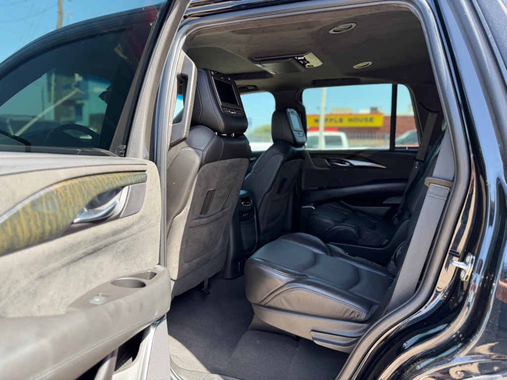 Photo 11 of this CADILLAC ESCALADE
