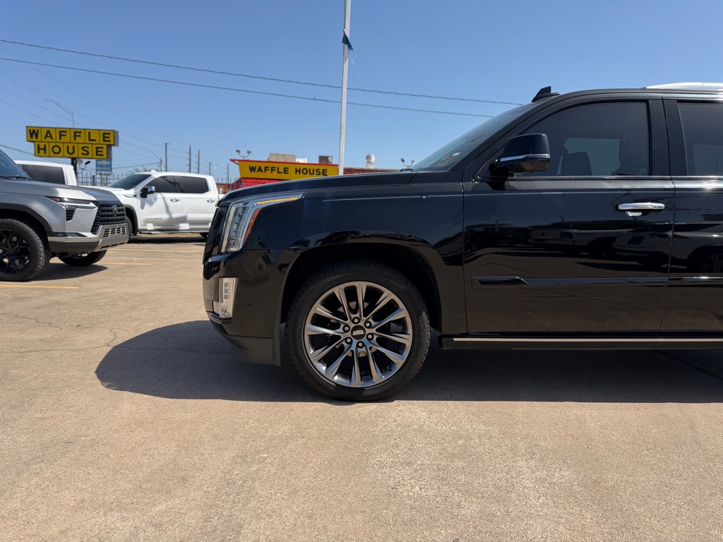 Photo 4 of this CADILLAC ESCALADE