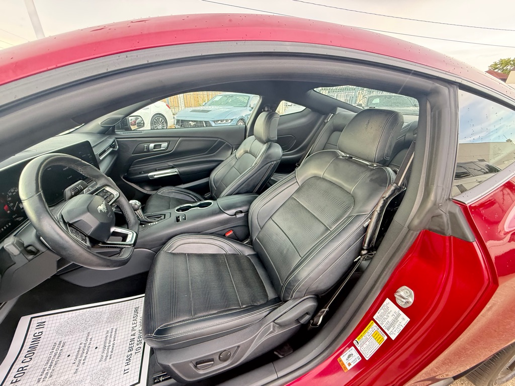 Photo 14 of this FORD MUSTANG