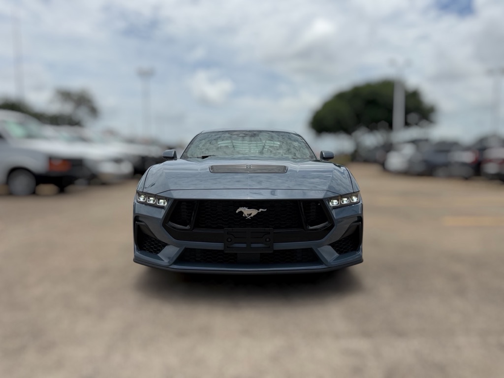 Photo 2 of this FORD MUSTANG