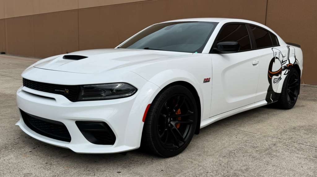 Photo 2 of this DODGE CHARGER