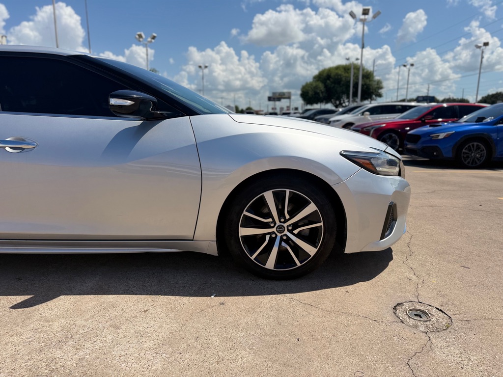 Photo 4 of this NISSAN MAXIMA