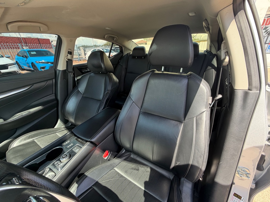Photo 15 of this NISSAN MAXIMA