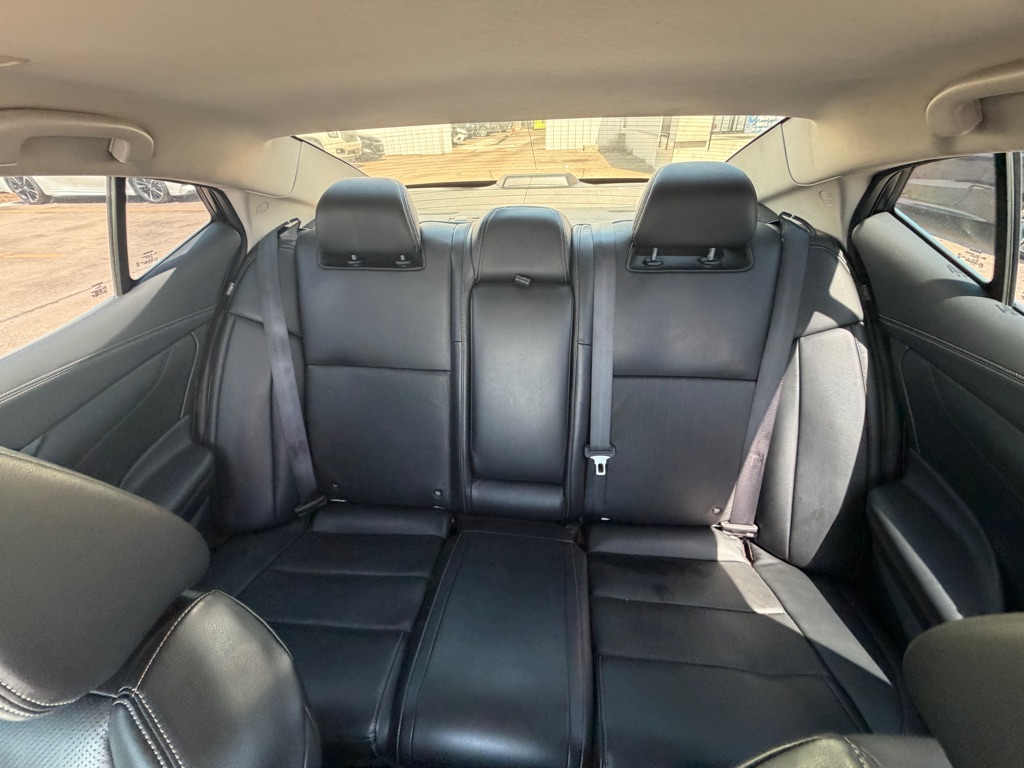 Photo 14 of this NISSAN MAXIMA