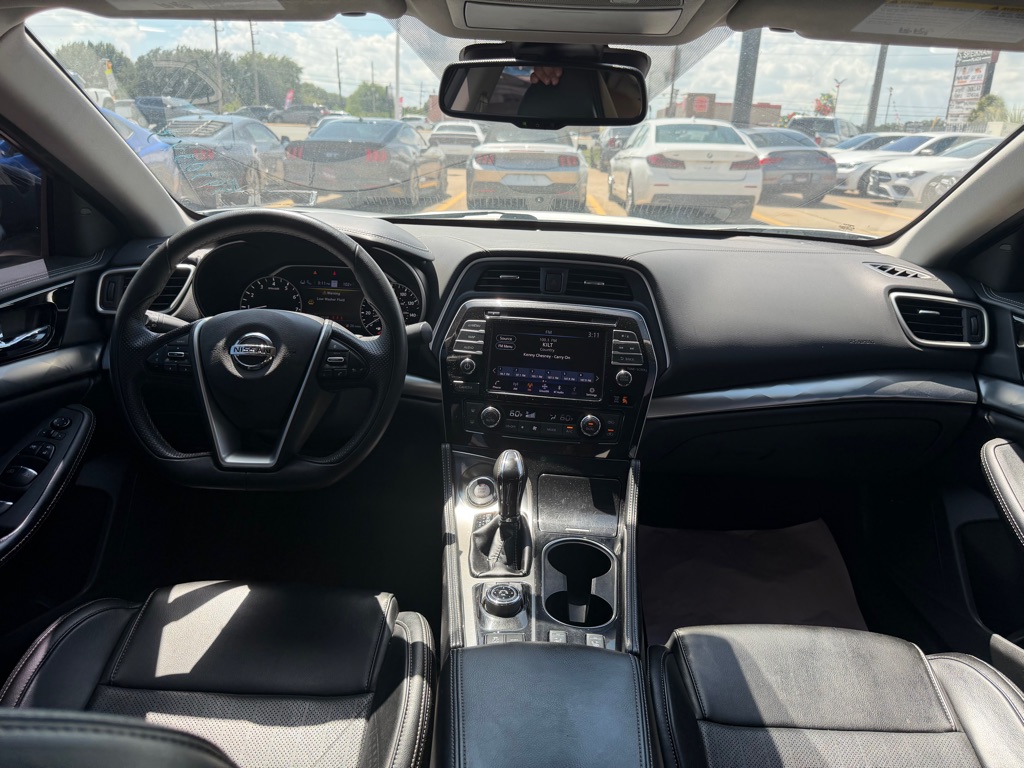 Photo 18 of this NISSAN MAXIMA
