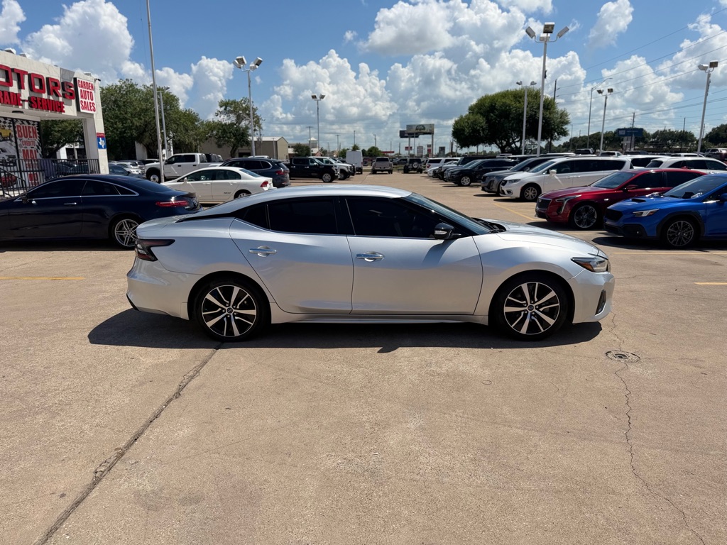 Photo 5 of this NISSAN MAXIMA