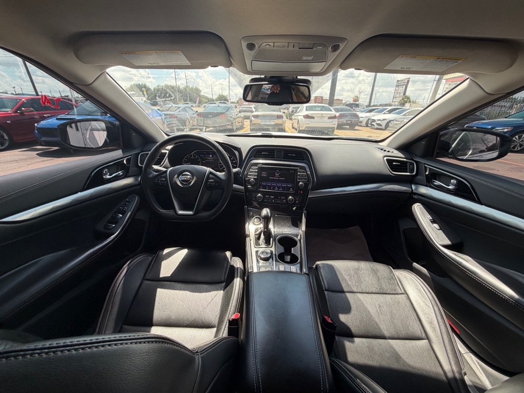 Photo 17 of this NISSAN MAXIMA
