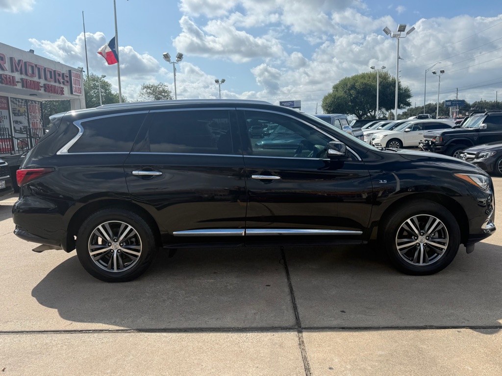 Photo 8 of this INFINITI QX60