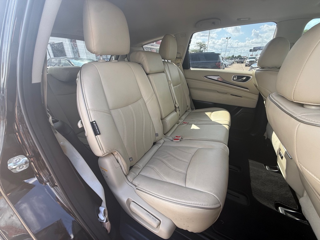 Photo 18 of this INFINITI QX60