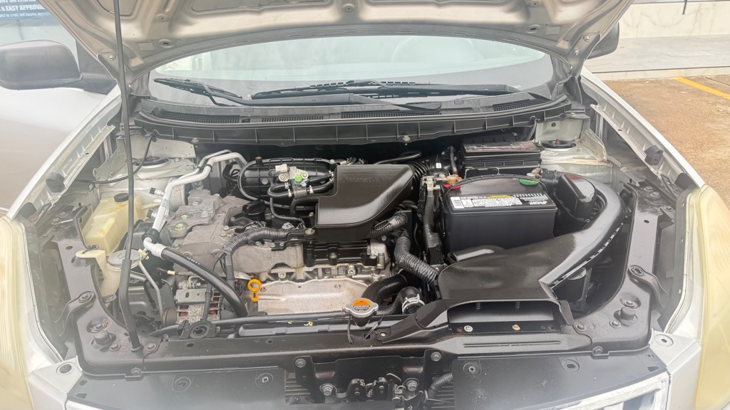 Photo 13 of this NISSAN ROGUE