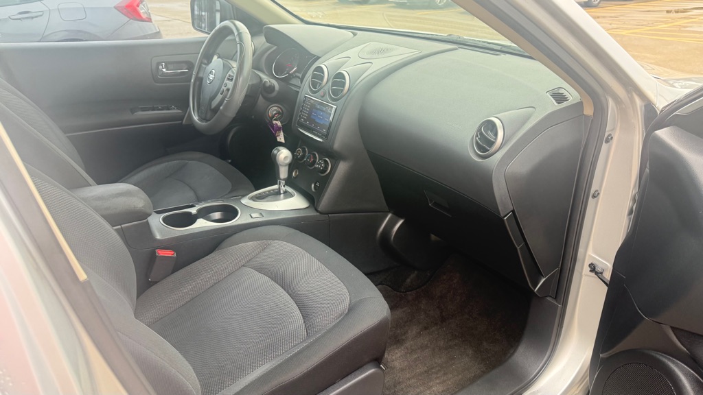 Photo 12 of this NISSAN ROGUE