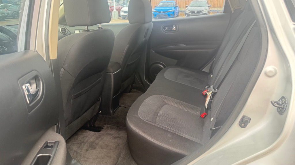 Photo 8 of this NISSAN ROGUE