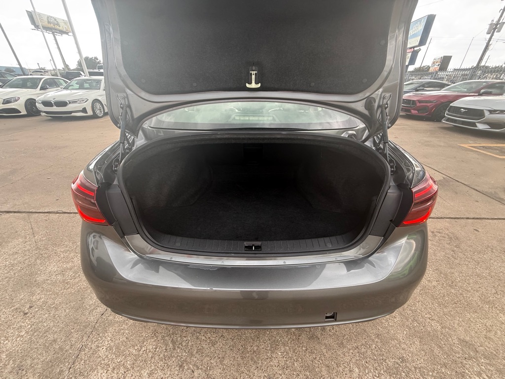 Photo 14 of this INFINITI Q50