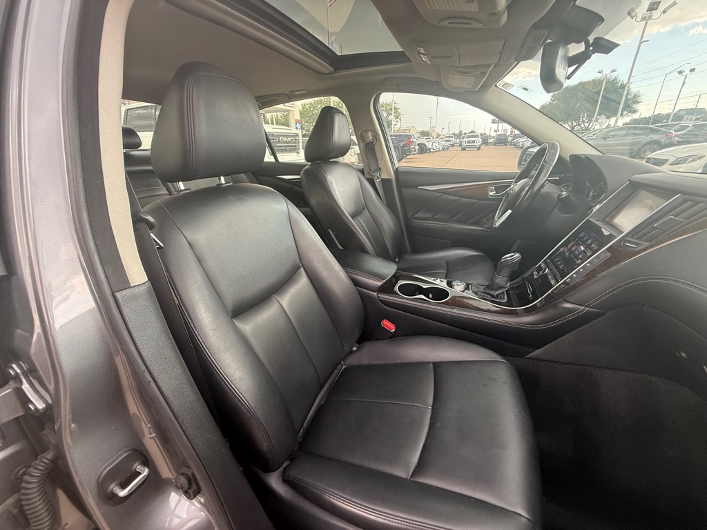 Photo 18 of this INFINITI Q50