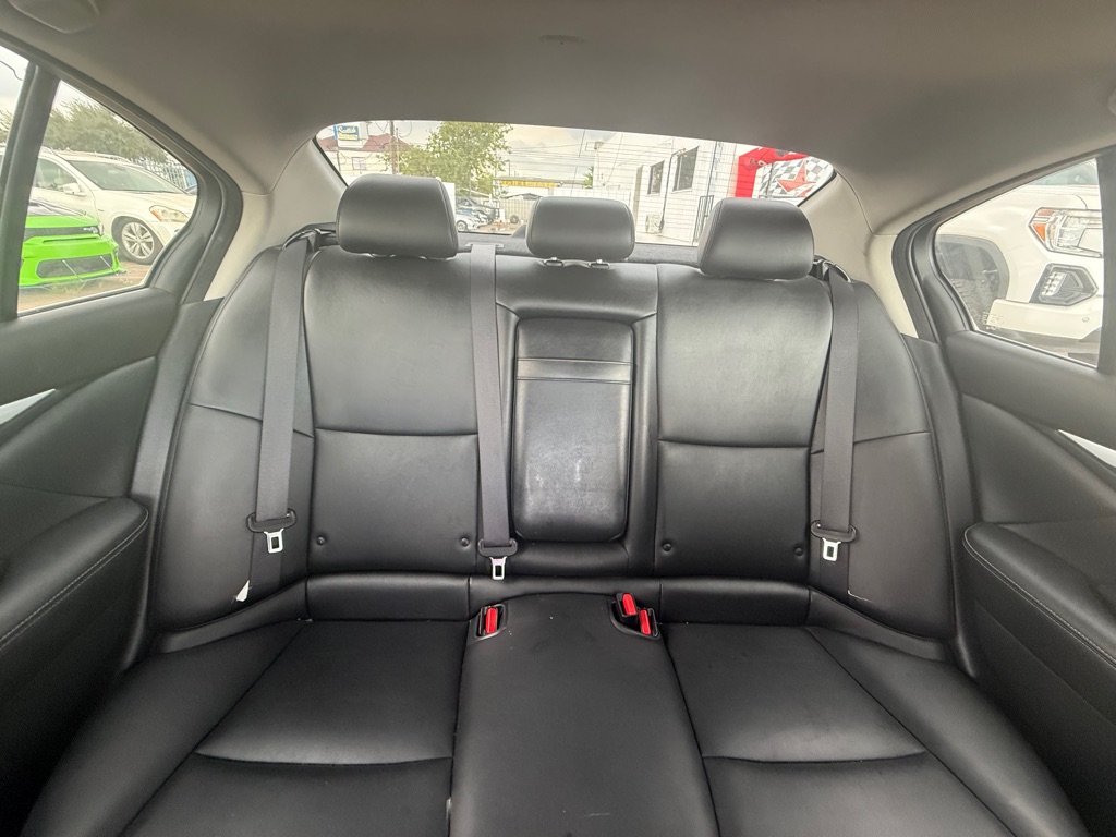 Photo 19 of this INFINITI Q50