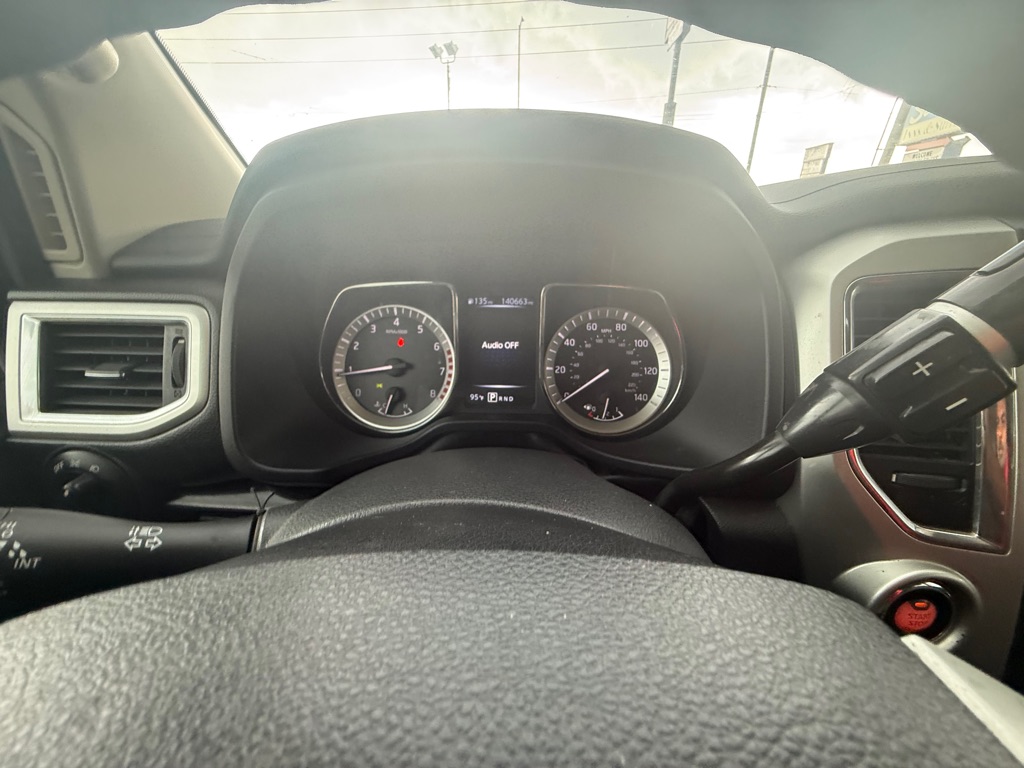 Photo 22 of this NISSAN TITAN