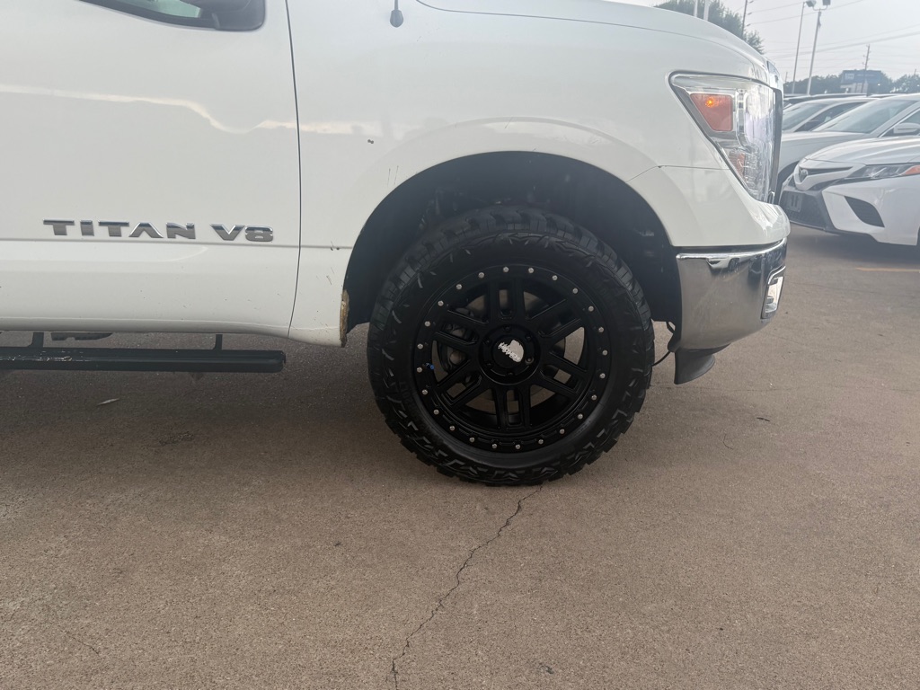 Photo 9 of this NISSAN TITAN