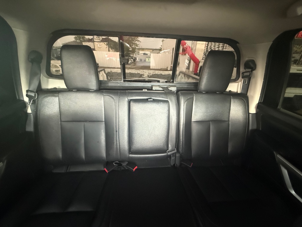 Photo 18 of this NISSAN TITAN