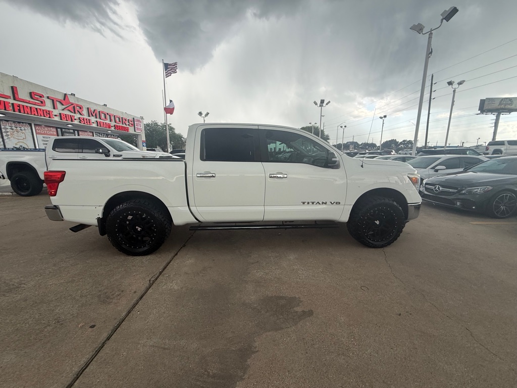 Photo 8 of this NISSAN TITAN