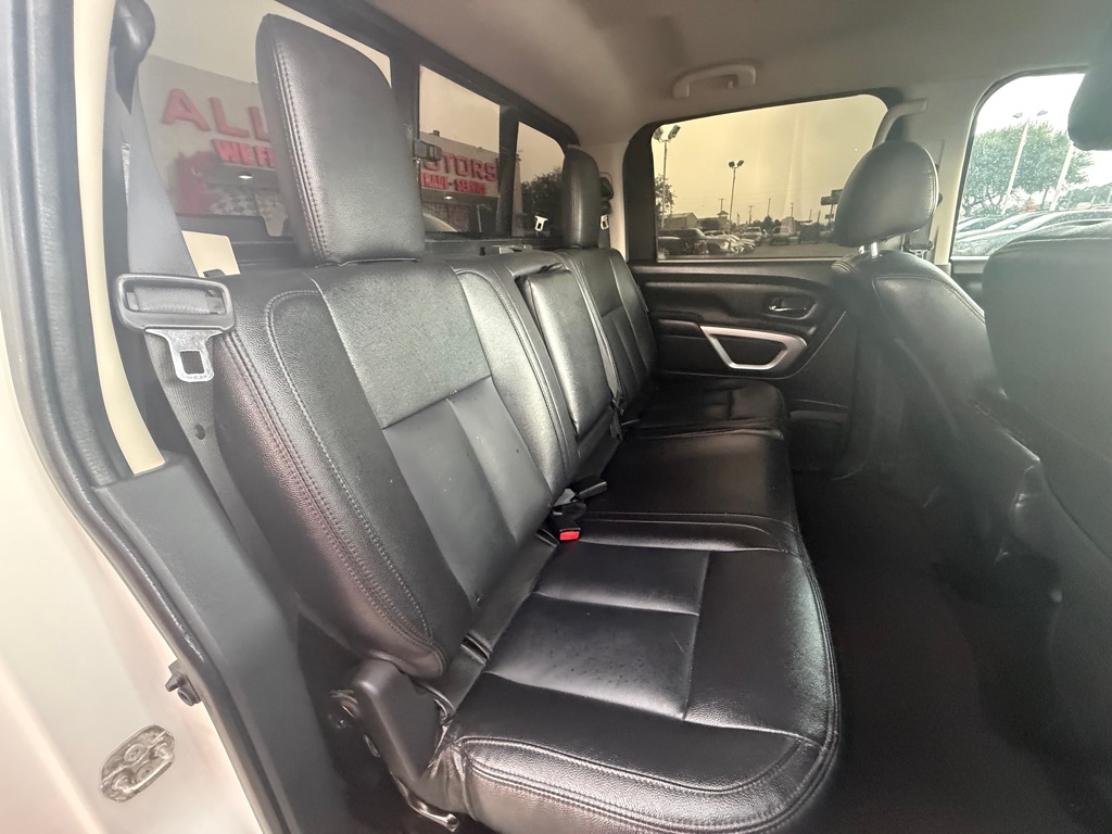Photo 15 of this NISSAN TITAN