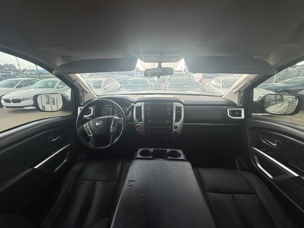 Photo 19 of this NISSAN TITAN